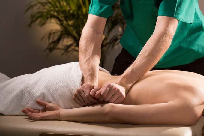 Patientenmassage mit Osteochondose